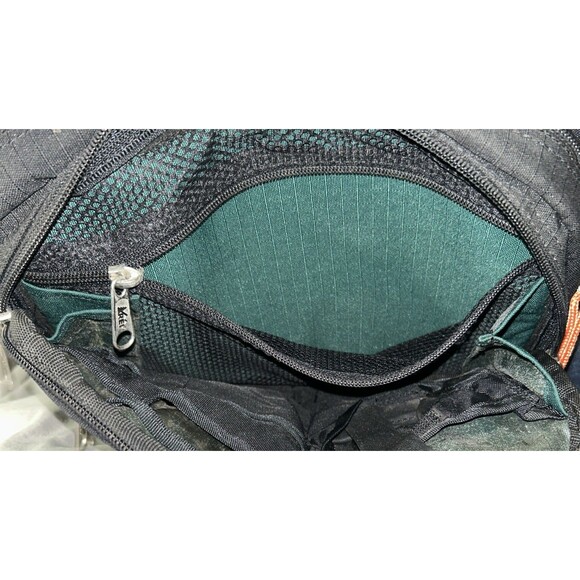 Vintage 90’s REI Waist/Fanny Pack Hiking Bag Black & Red Hip Camp - Picture 4 of 4